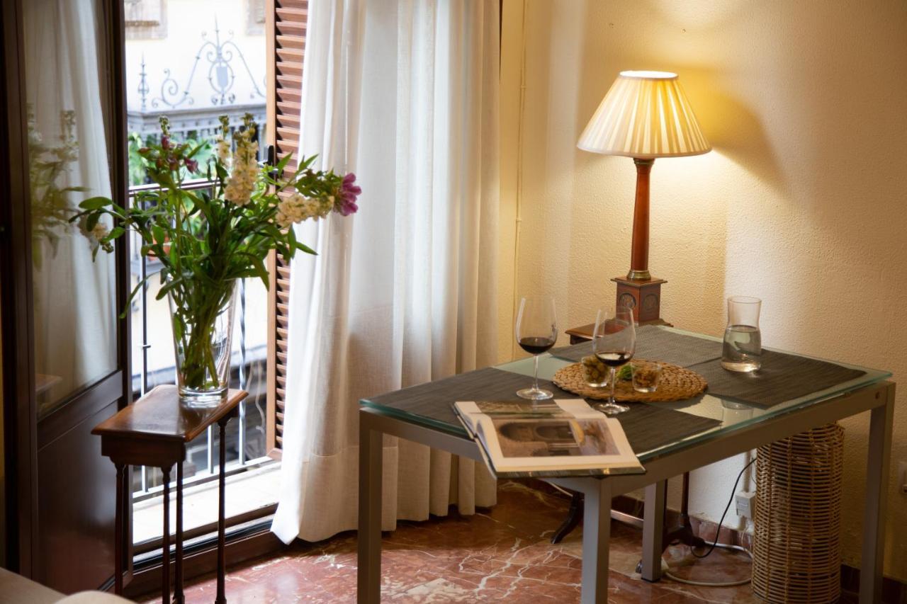 Ispal Apartment & Parking Seville Historic Center Vutse06601 ภายนอก รูปภาพ