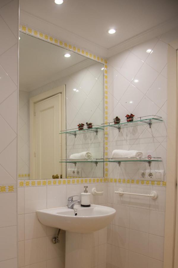 Ispal Apartment & Parking Seville Historic Center Vutse06601 ภายนอก รูปภาพ