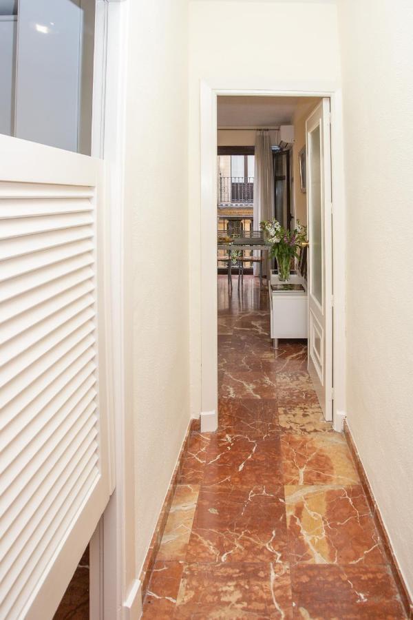 Ispal Apartment & Parking Seville Historic Center Vutse06601 ภายนอก รูปภาพ