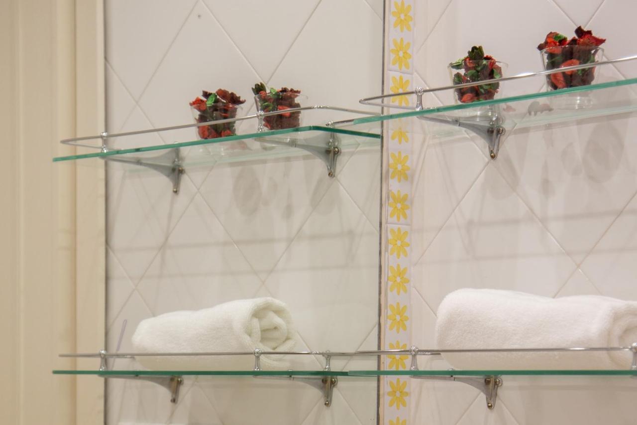 Ispal Apartment & Parking Seville Historic Center Vutse06601 ภายนอก รูปภาพ