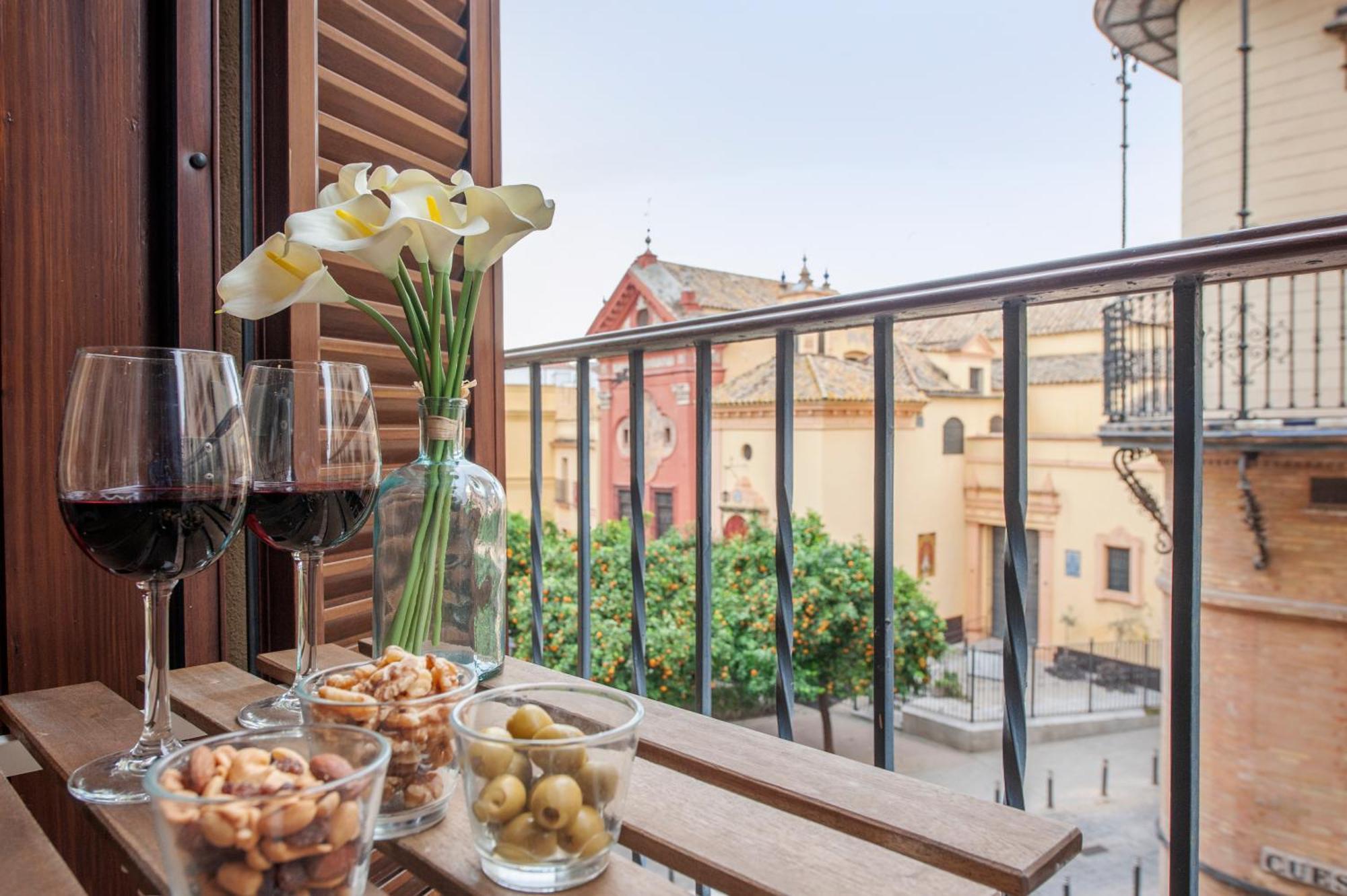 Ispal Apartment & Parking Seville Historic Center Vutse06601 ภายนอก รูปภาพ