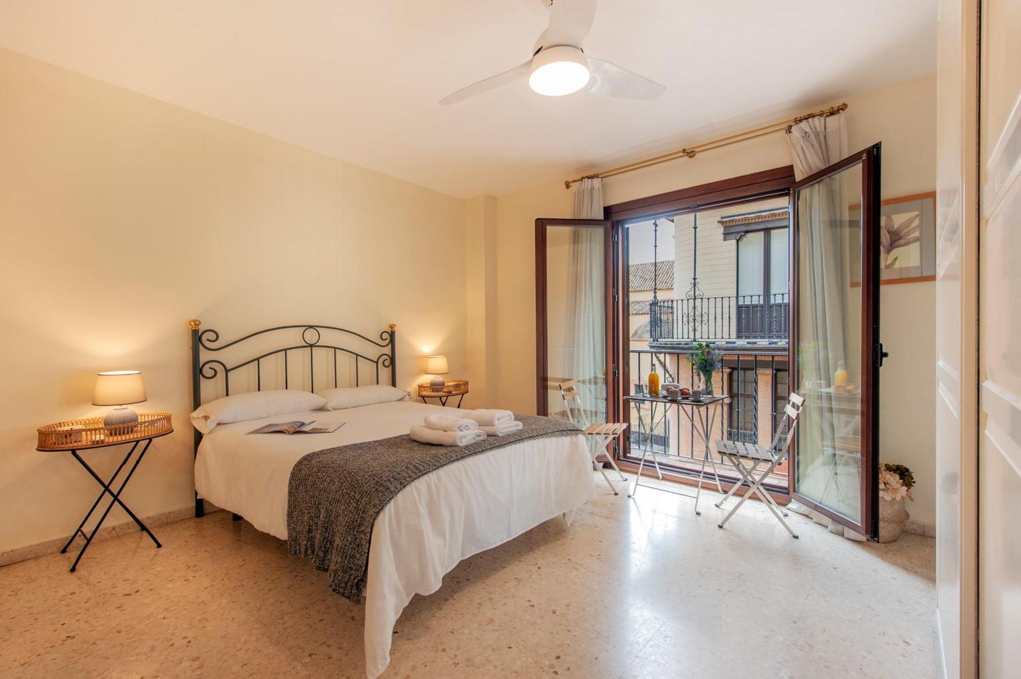 Ispal Apartment & Parking Seville Historic Center Vutse06601 ภายนอก รูปภาพ